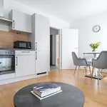 1Br With Balcony, Urban Style By Hm
