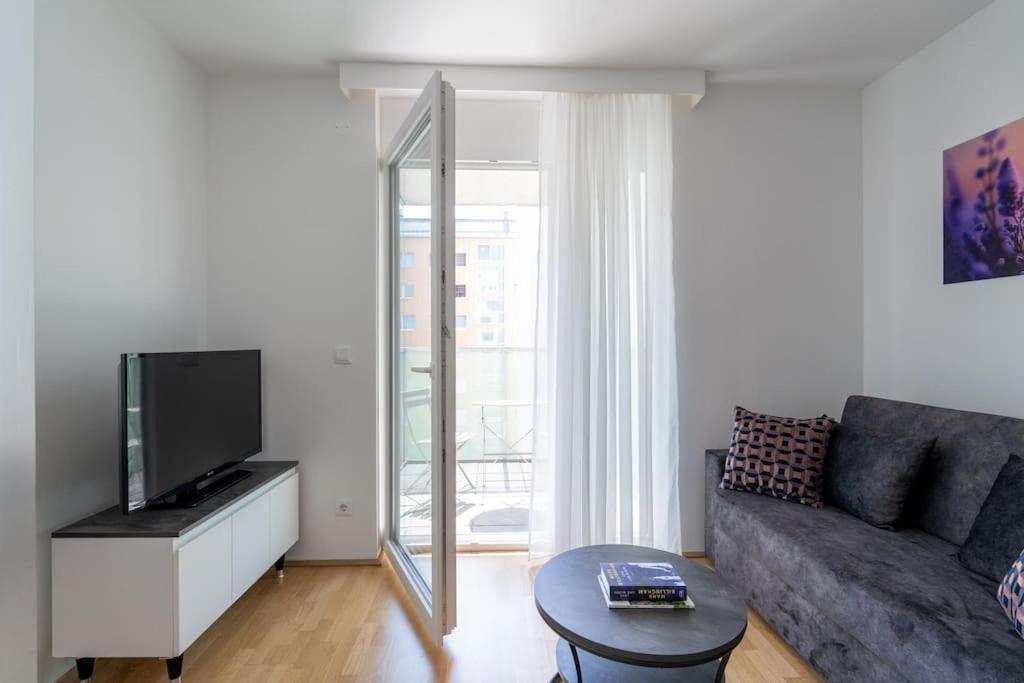 Appartement 1br With Balcony, Urban Style By Hm Wenen